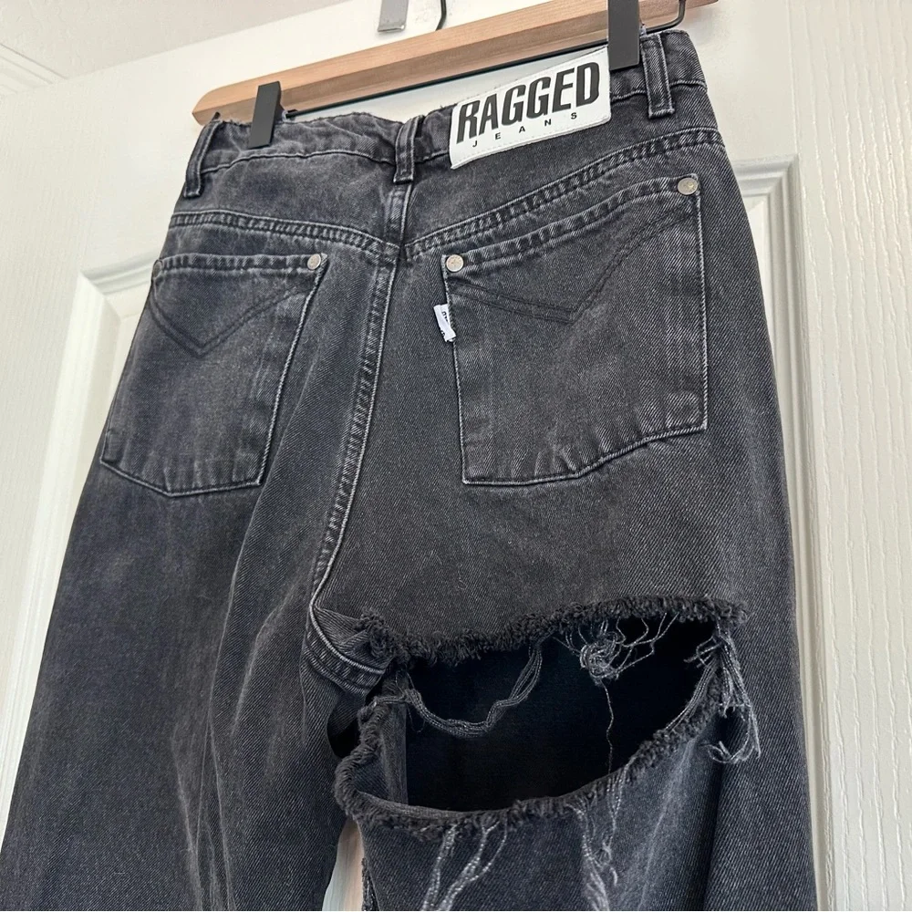 The Ragged Priest Butt Cut Jeans. Size: 26. Great condition 🖤 - Picture 10 of 11